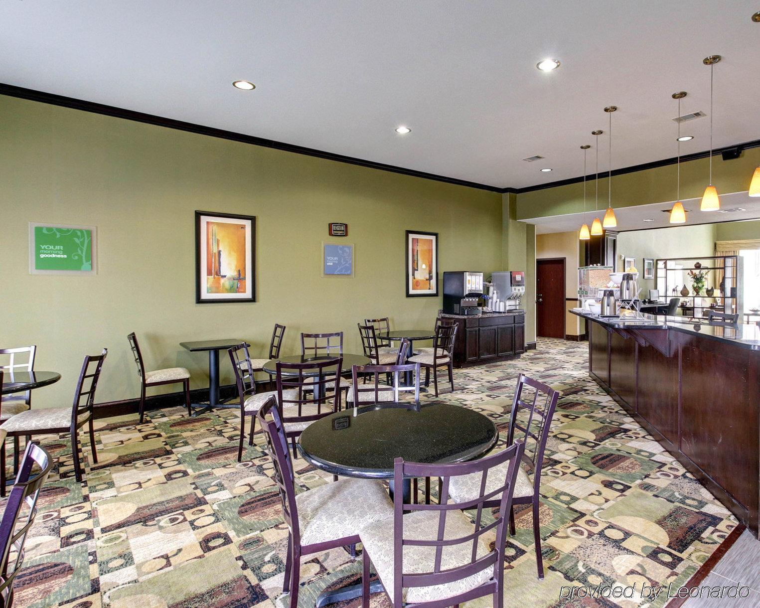 Best Western Plus Waxahachie Inn & Suites Exterior photo