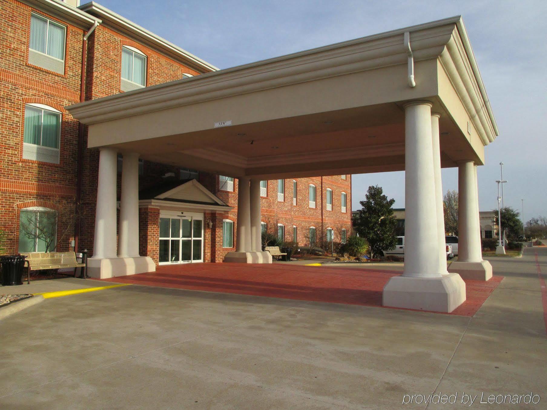 Best Western Plus Waxahachie Inn & Suites Exterior photo